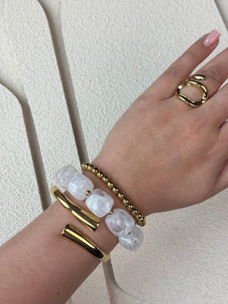 bracelet milky white